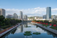 <b>山东华中振鑫升降机械有限公司</b>